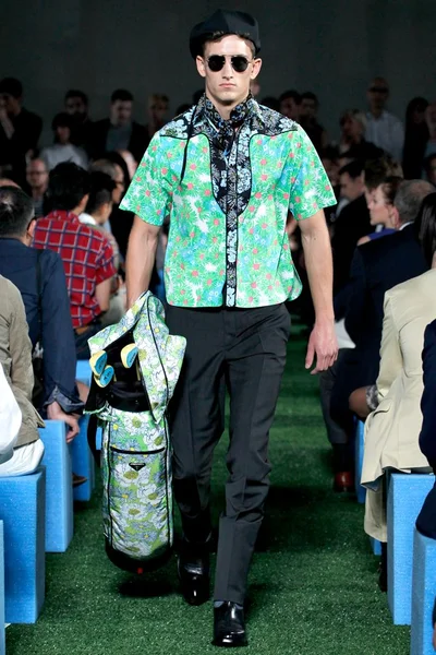 Look 28